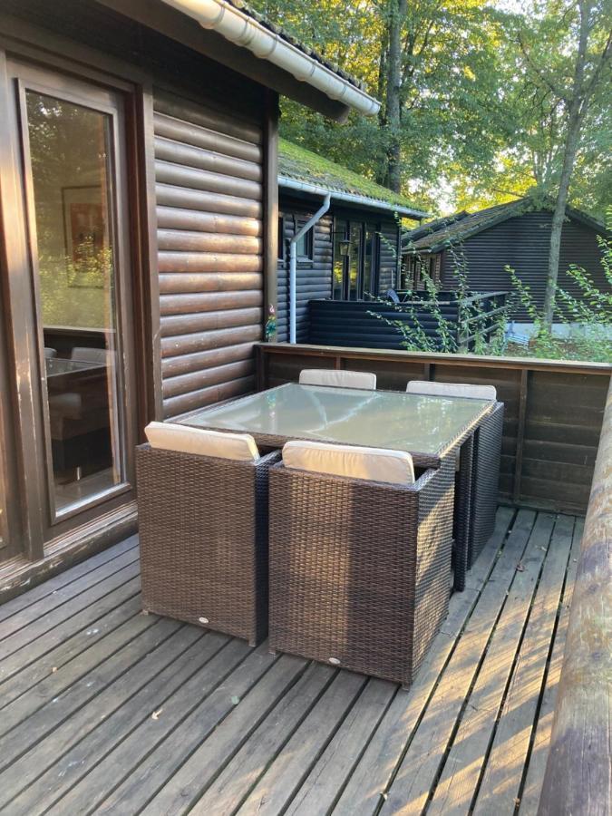 Familie Meys Chalets - Chalet 249 - La Boverie Rendeux ภายนอก รูปภาพ