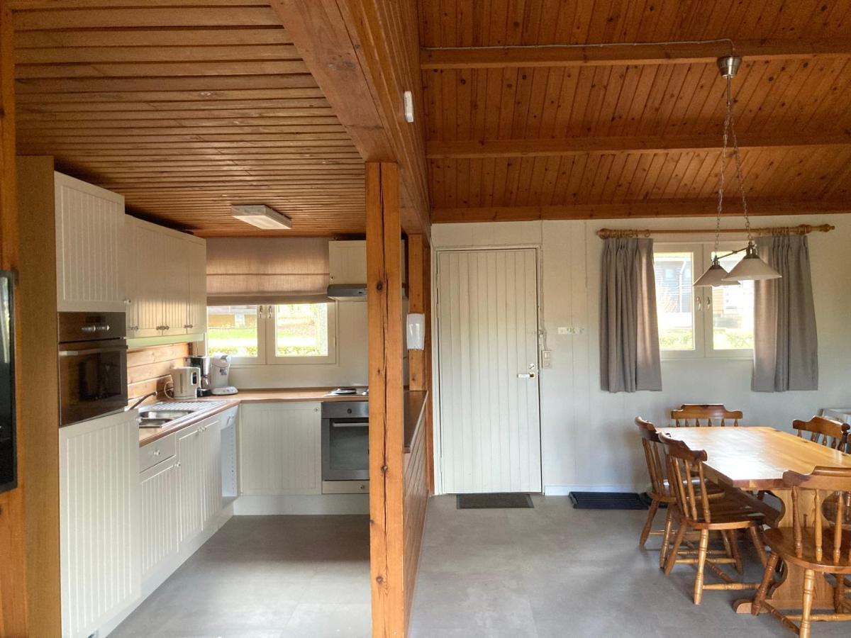 Familie Meys Chalets - Chalet 249 - La Boverie Rendeux ภายนอก รูปภาพ